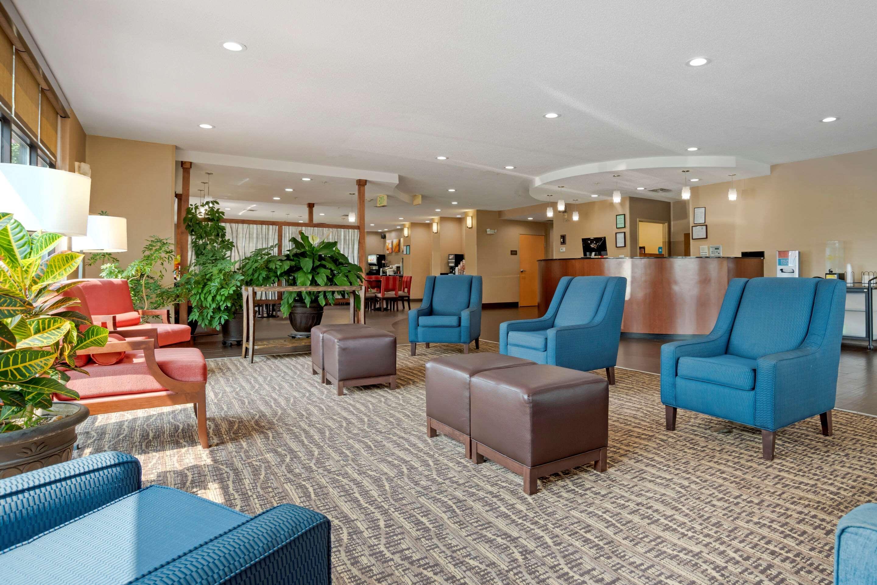 Comfort Suites Oxford I-20 Exit 188 Exterior photo