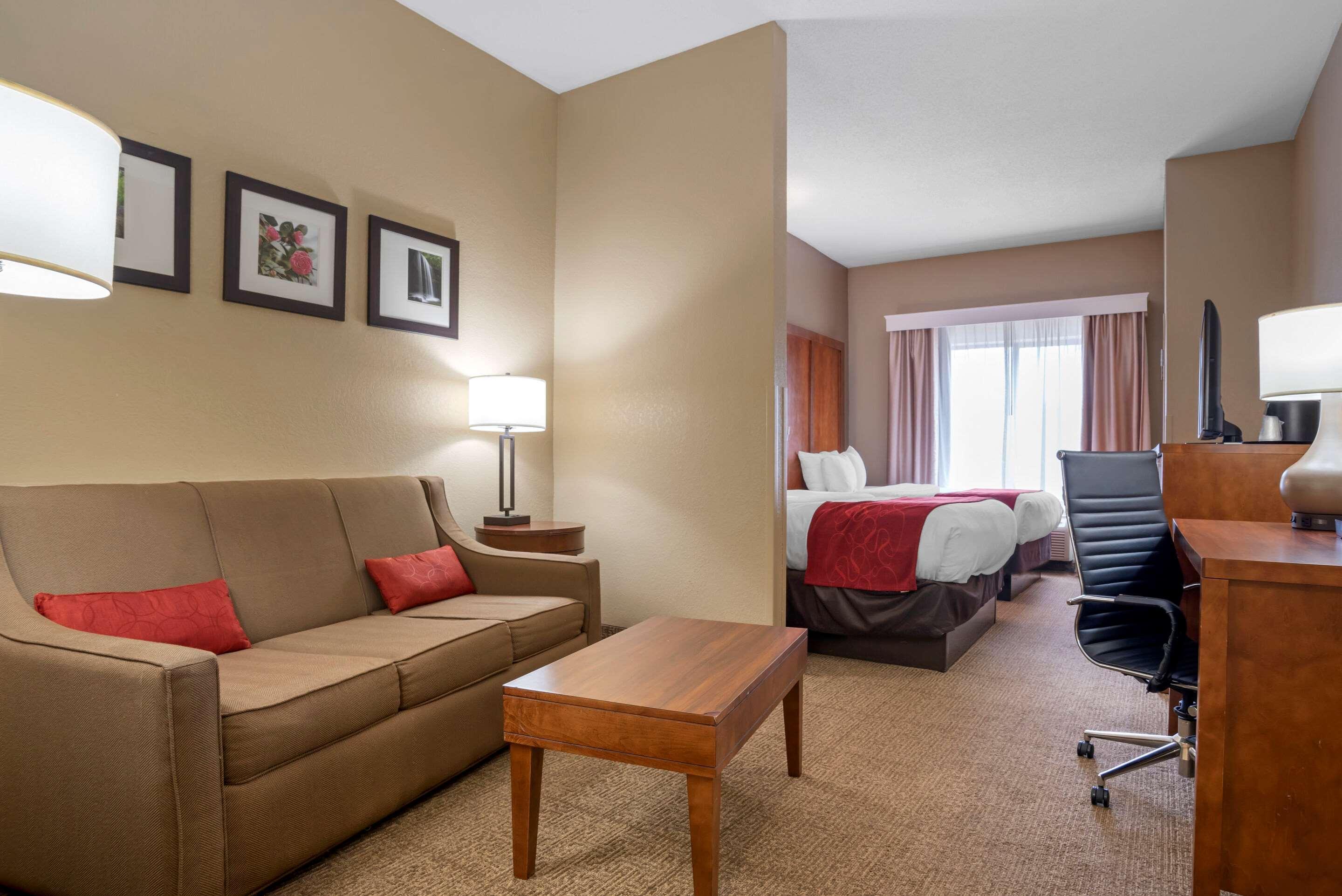 Comfort Suites Oxford I-20 Exit 188 Exterior photo
